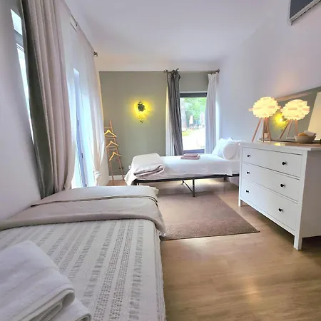 Forest House Oku Willa Nave